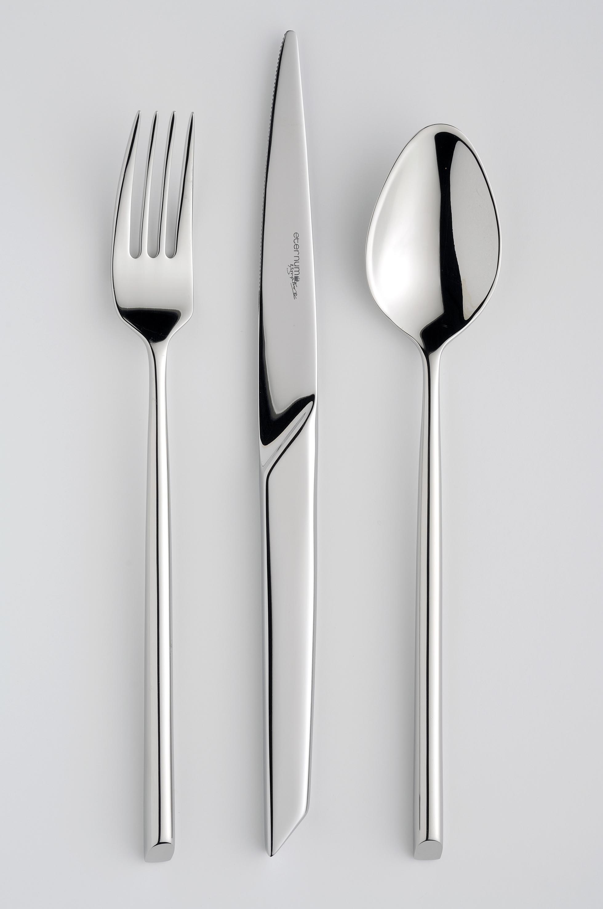 Eternum Design Besteck Modell X15 | 24teilig