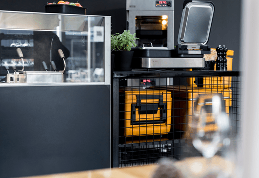 Rieber thermoport® 600 K A-FLAT,schwarz,Frontlader,umluftbeheizt,in der Küche